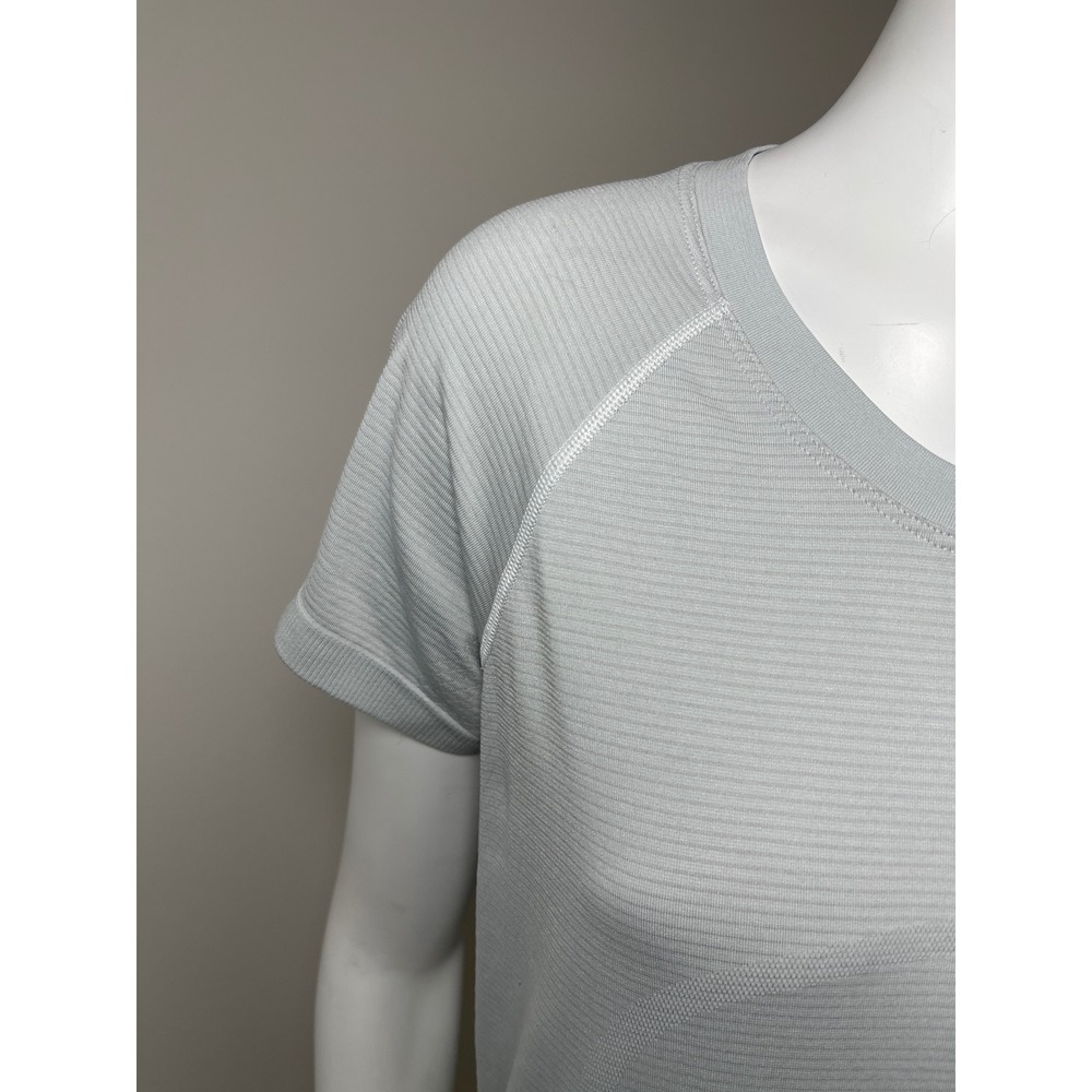 Lululemon Women's Swiftly Tech Short Sleeve Crew 2.0 Grey Active Top Size 10 - Picture 3 of 10